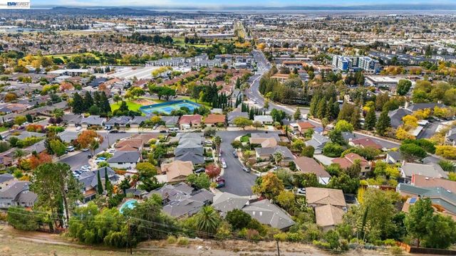 699 Fiesta Pl, Hayward, CA 94544