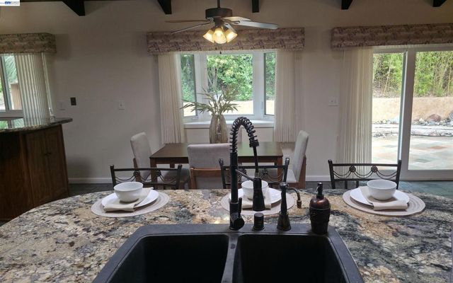 699 Fiesta Pl, Hayward, CA 94544