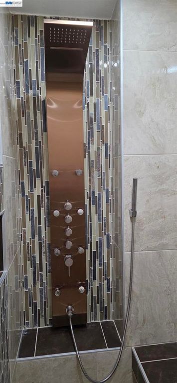 Image 16 of property listing at 699 Fiesta Pl, Hayward, CA 94544