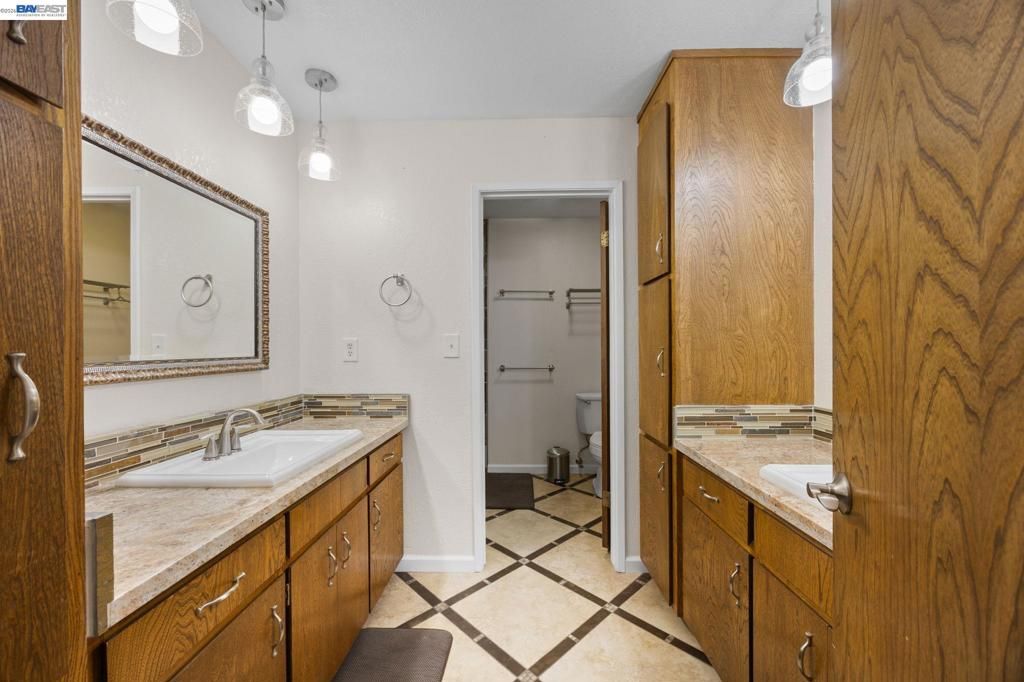 Image 23 of property listing at 699 Fiesta Pl, Hayward, CA 94544