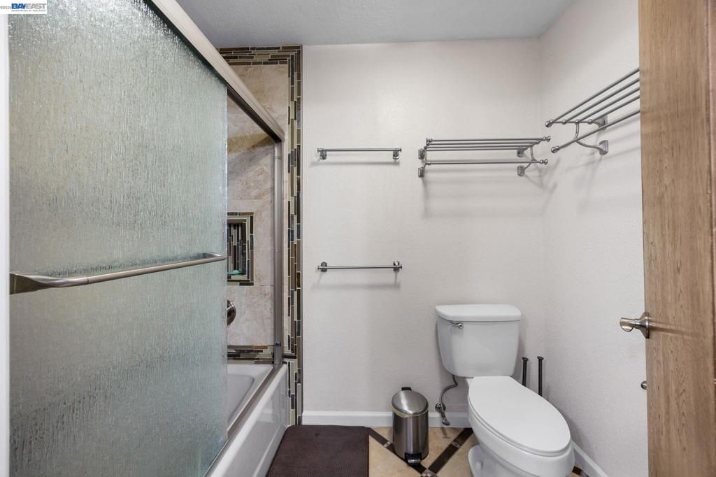 Image 24 of property listing at 699 Fiesta Pl, Hayward, CA 94544