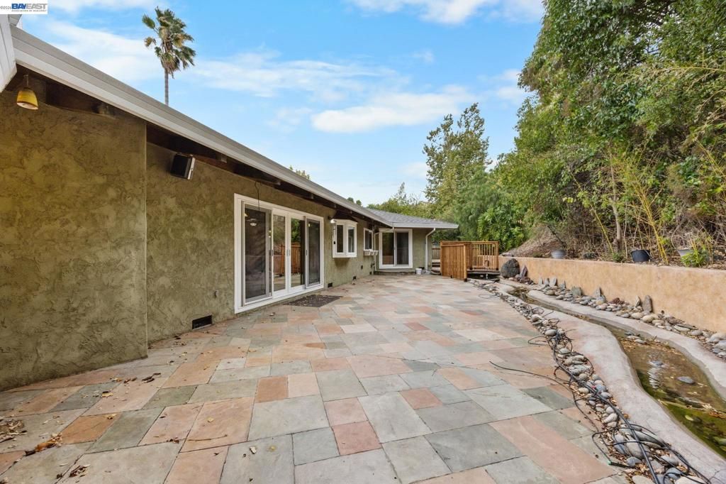 Image 31 of property listing at 699 Fiesta Pl, Hayward, CA 94544