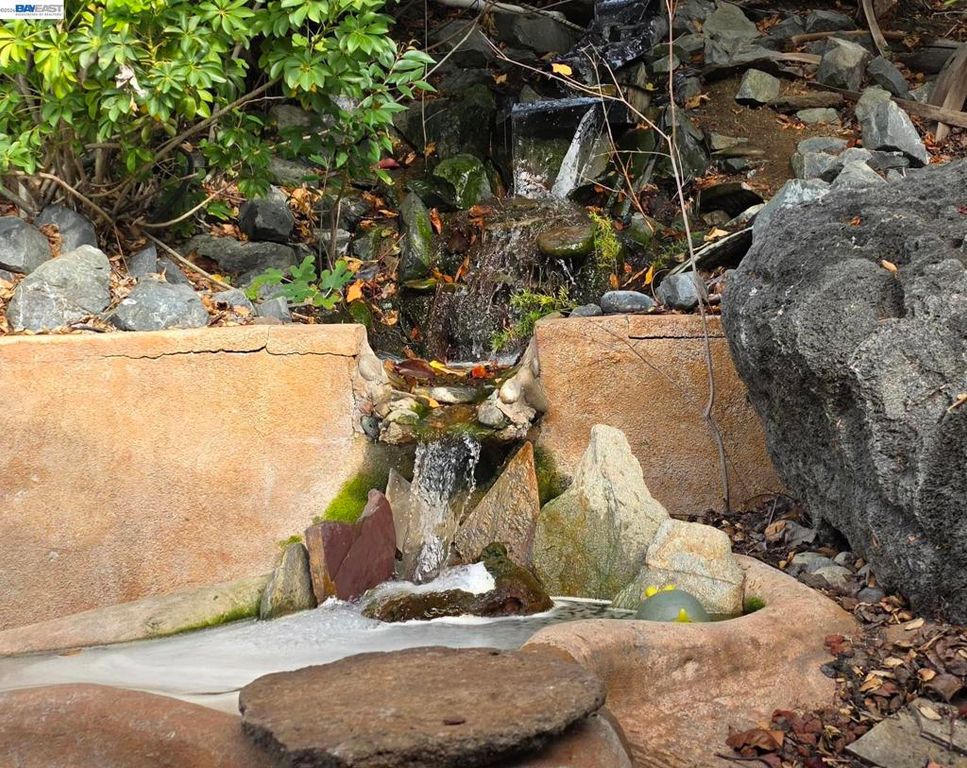 Image 32 of property listing at 699 Fiesta Pl, Hayward, CA 94544