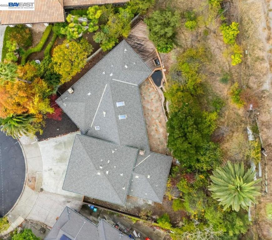 Image 34 of property listing at 699 Fiesta Pl, Hayward, CA 94544