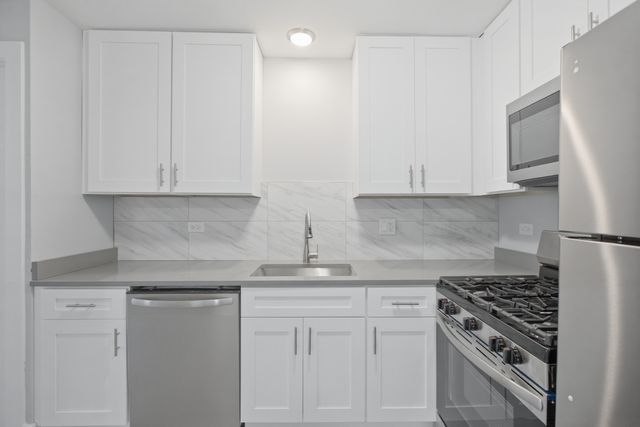 2537 E 83rd Street 1, Chicago, IL 60617