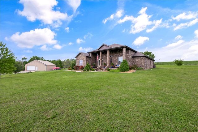 244 NE Pianalto Street, Bentonville, AR 72713