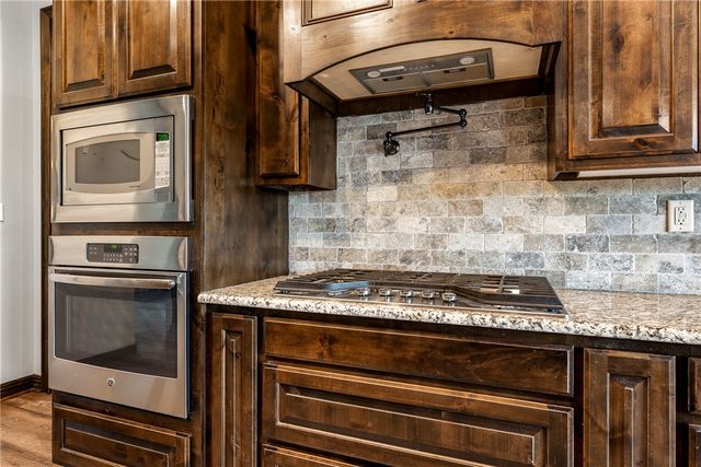 244 NE Pianalto Street, Bentonville, AR 72713