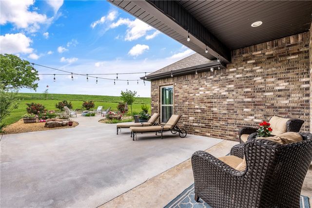 244 NE Pianalto Street, Bentonville, AR 72713