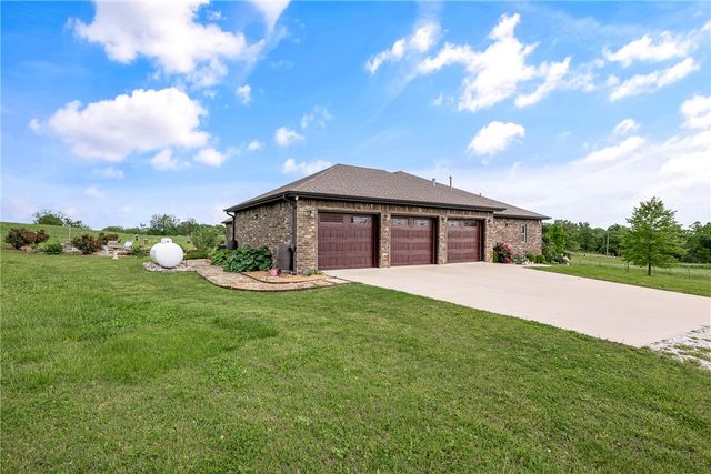 244 NE Pianalto Street, Bentonville, AR 72713