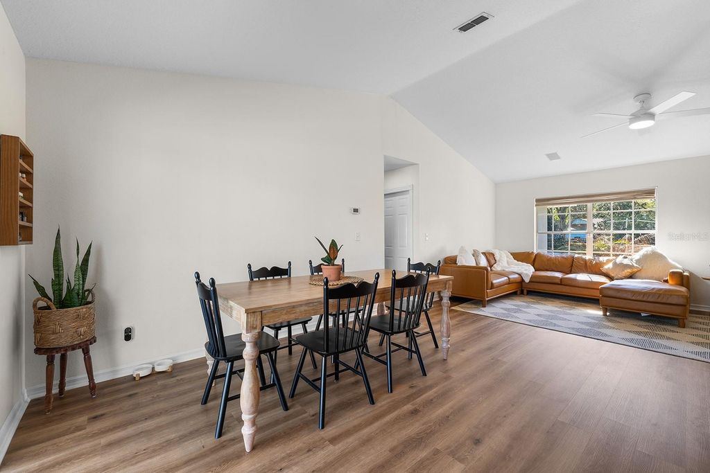 Image 17 of property listing at 9914 JANETTE LANE, Clermont, FL 34711