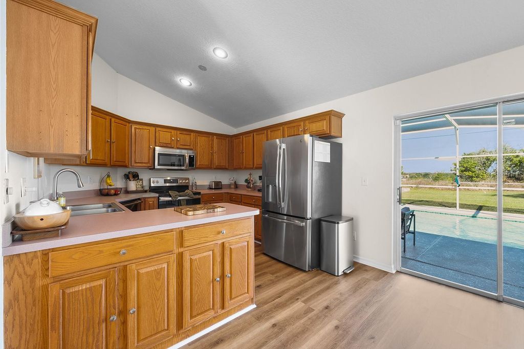 Image 21 of property listing at 9914 JANETTE LANE, Clermont, FL 34711