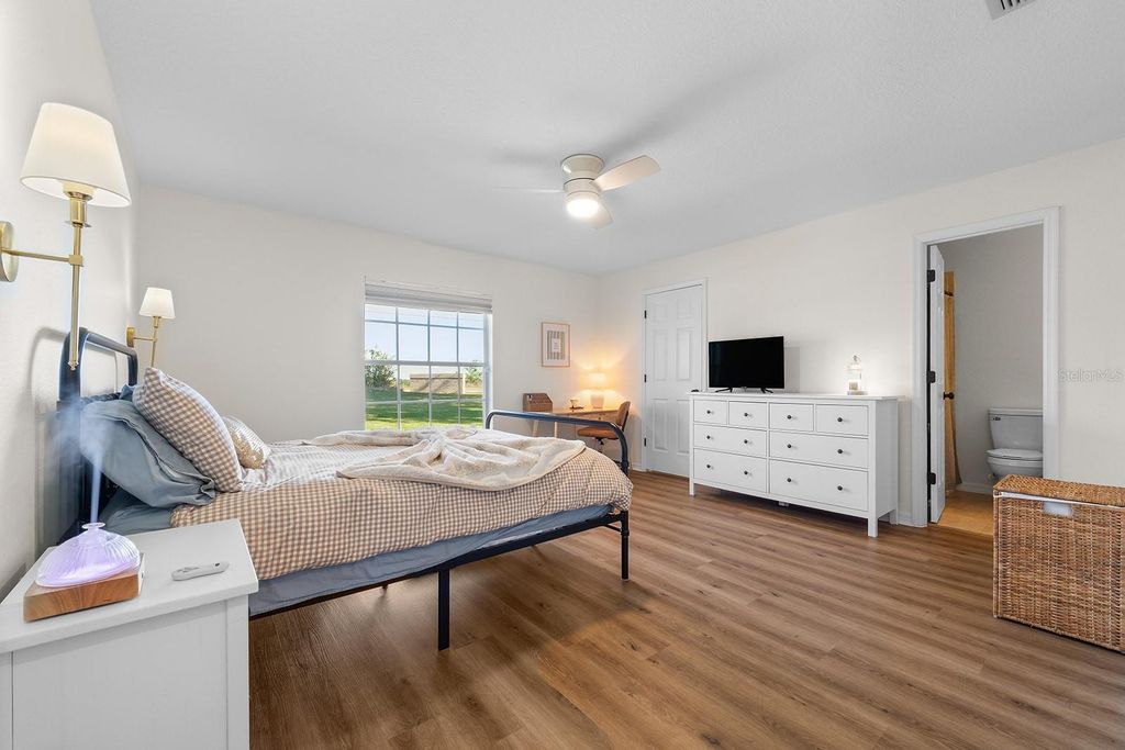 Image 29 of property listing at 9914 JANETTE LANE, Clermont, FL 34711