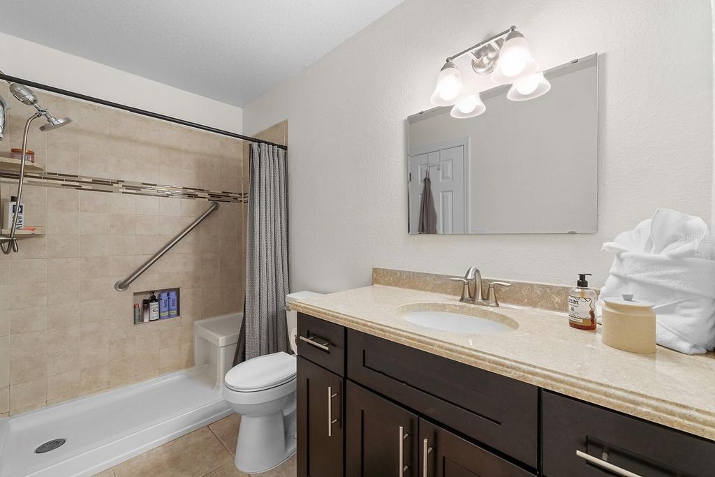 Image 34 of property listing at 9914 JANETTE LANE, Clermont, FL 34711