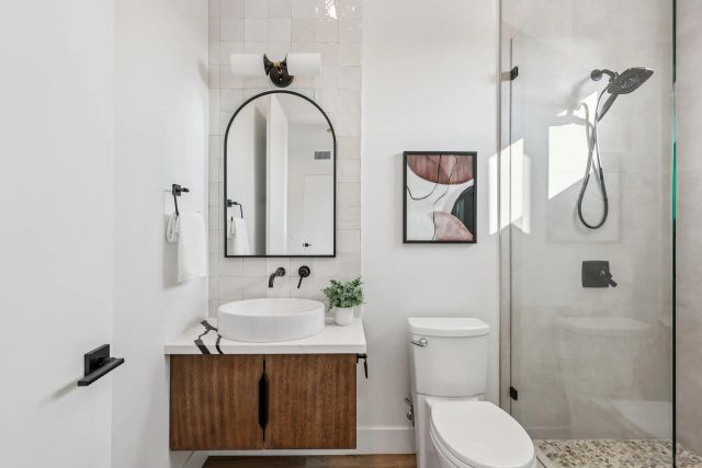 1860 Illion, San Diego, CA 92110