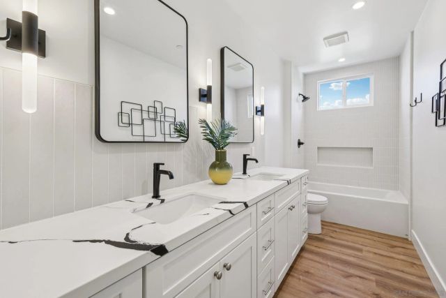 1860 Illion, San Diego, CA 92110