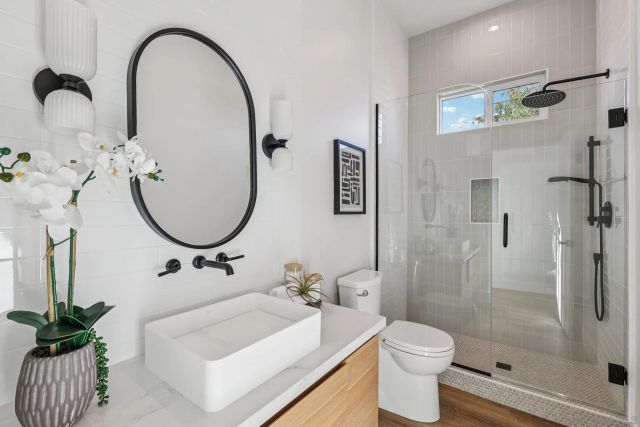 1860 Illion, San Diego, CA 92110