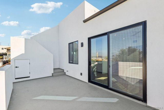 1860 Illion, San Diego, CA 92110