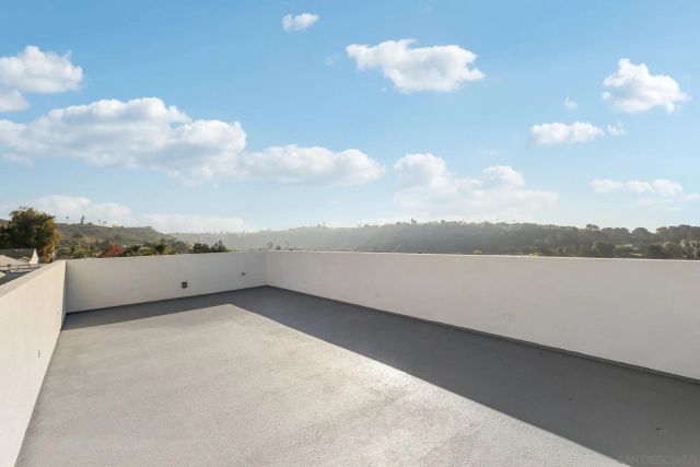 1860 Illion, San Diego, CA 92110