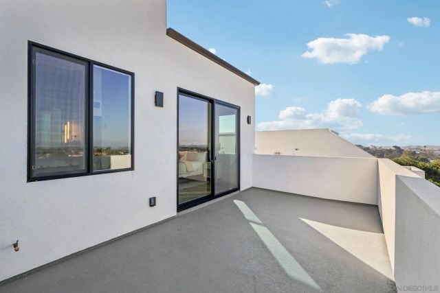 1860 Illion, San Diego, CA 92110