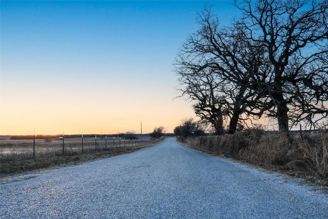 187 Cr-1750, Chico, TX 76431