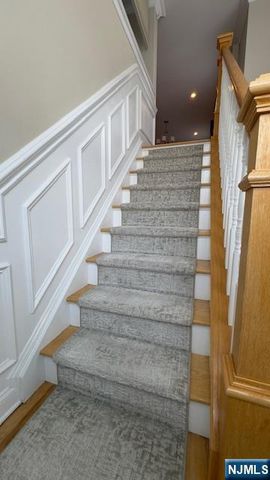 1002 Whitney Lane, Allendale, NJ 07401