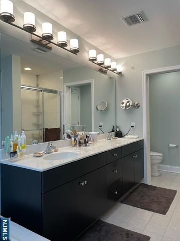 1002 Whitney Lane, Allendale, NJ 07401