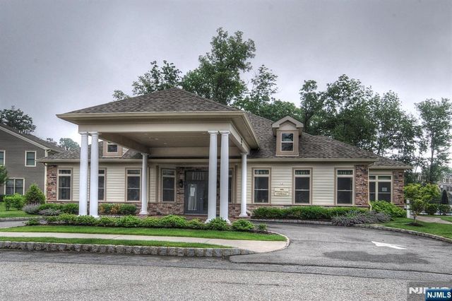 1002 Whitney Lane, Allendale, NJ 07401