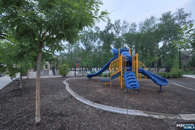 1002 Whitney Lane, Allendale, NJ 07401