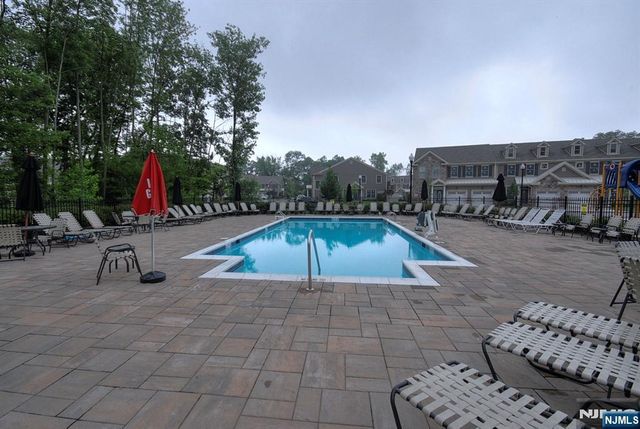 1002 Whitney Lane, Allendale, NJ 07401