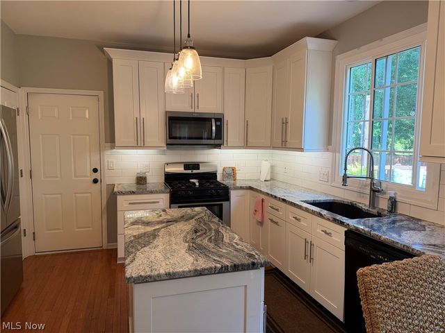 19465 Blue Spruce Drive, Strongsville, OH 44149