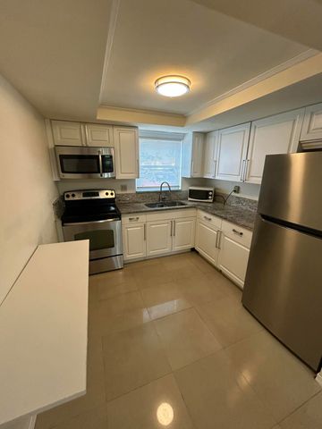2956 Crosley Drive E C, West Palm Beach, FL 33415