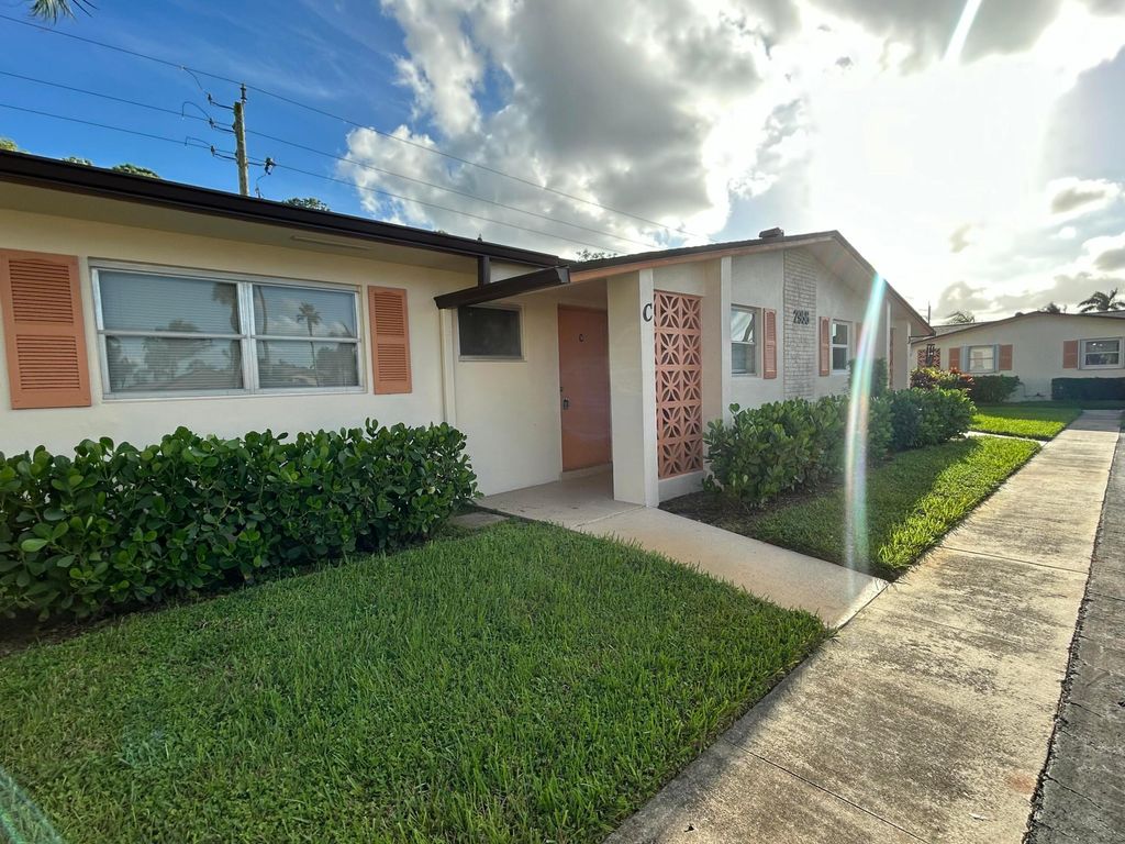 2956 Crosley Drive E C, West Palm Beach, FL 33415