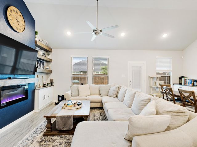 392 Teton Street, Waxahachie, TX 75165