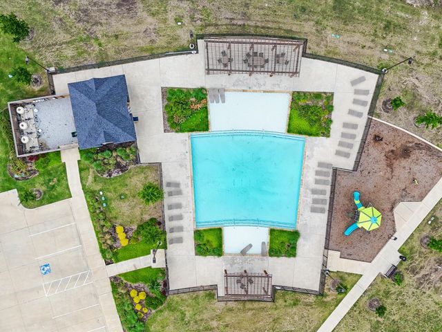 392 Teton Street, Waxahachie, TX 75165