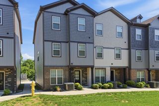 322 Negri Ct, La Vergne, TN 37086