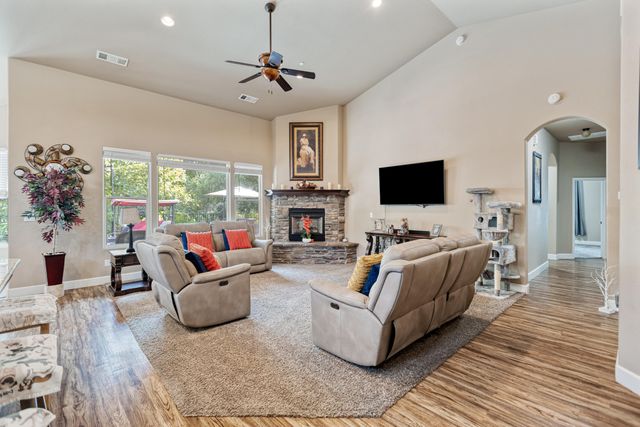 32937 Riverside Drive, Springville, CA 93265