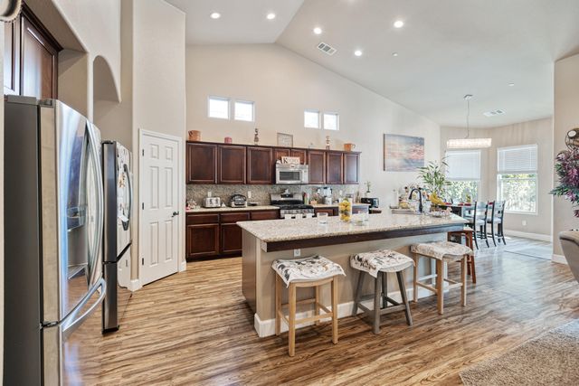 32937 Riverside Drive, Springville, CA 93265