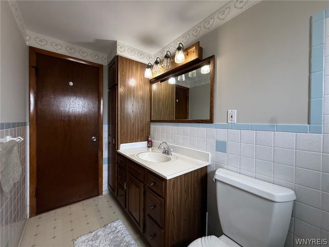 30 Betty Lou Lane, Cheektowaga, NY 14225