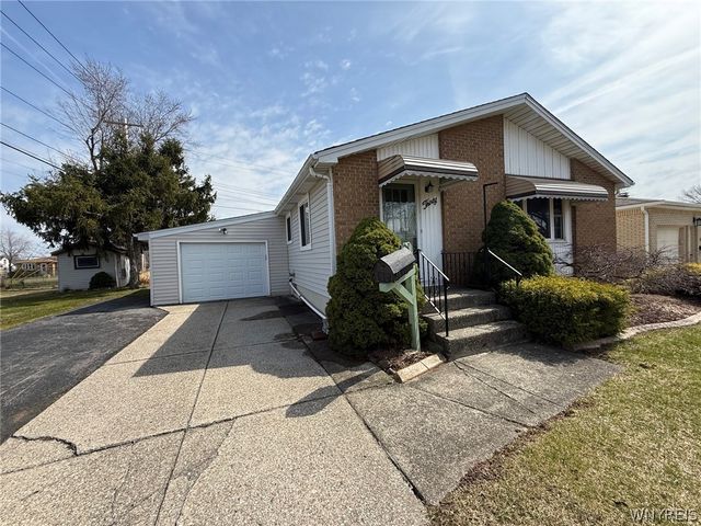 30 Betty Lou Lane, Cheektowaga, NY 14225