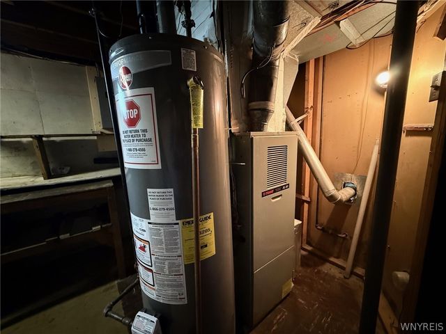 30 Betty Lou Lane, Cheektowaga, NY 14225