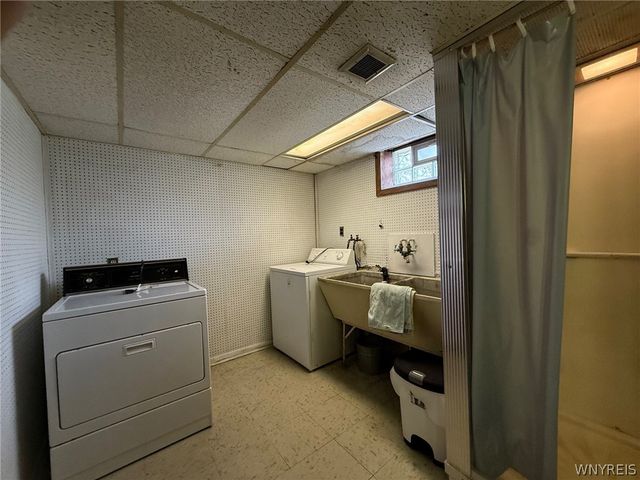 30 Betty Lou Lane, Cheektowaga, NY 14225