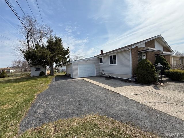 30 Betty Lou Lane, Cheektowaga, NY 14225