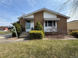 30 Betty Lou Lane, Cheektowaga, NY 14225