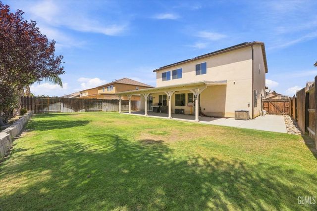 5101 Gleaming Gem Way, Bakersfield, CA 93313