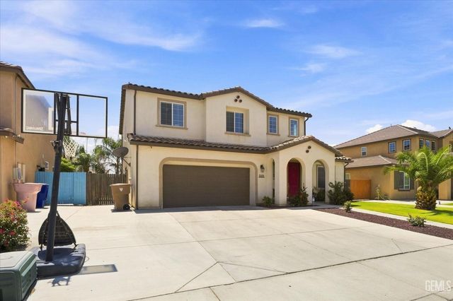 5101 Gleaming Gem Way, Bakersfield, CA 93313