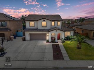 5101 Gleaming Gem Way, Bakersfield, CA 93313