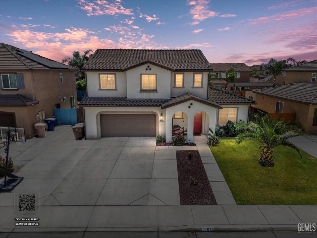 5101 Gleaming Gem Way, Bakersfield, CA 93313