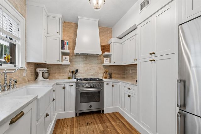 1126 16TH AVENUE N, St Petersburg, FL 33704