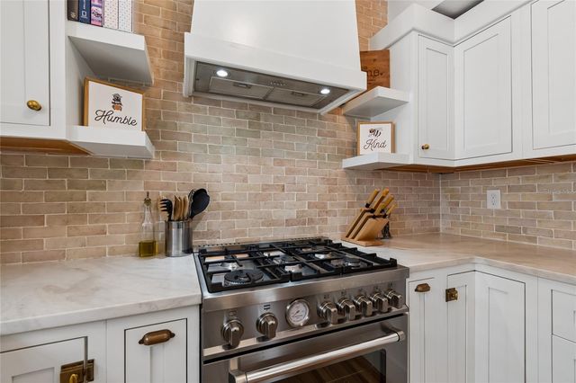 1126 16TH AVENUE N, St Petersburg, FL 33704