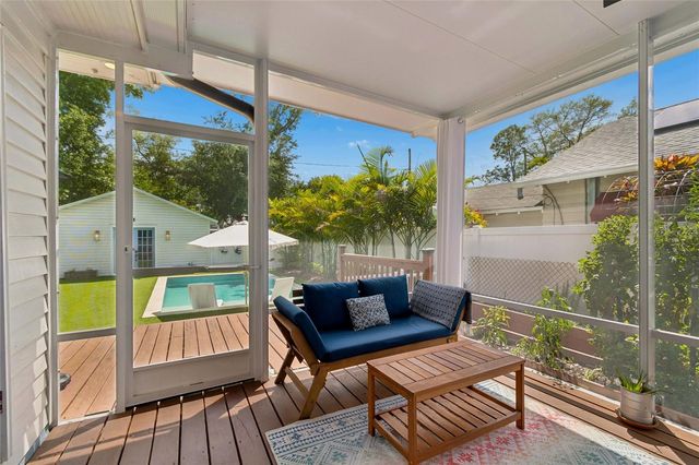 1126 16TH AVENUE N, St Petersburg, FL 33704